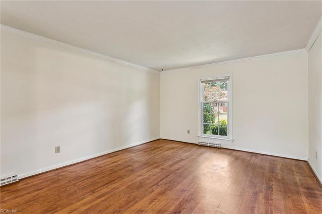 416 Woodberry DR, Chesapeake, VA 23322