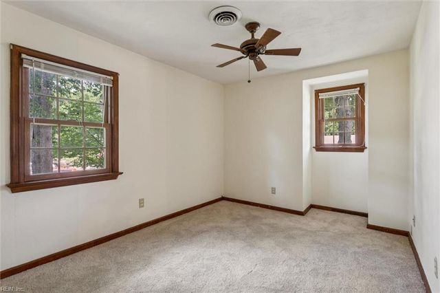 416 Woodberry DR, Chesapeake, VA 23322