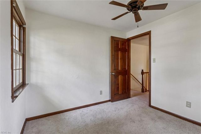 416 Woodberry DR, Chesapeake, VA 23322