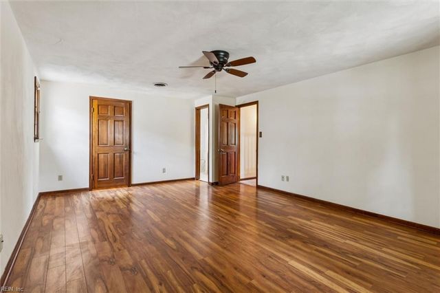 416 Woodberry DR, Chesapeake, VA 23322