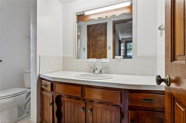 416 Woodberry DR, Chesapeake, VA 23322