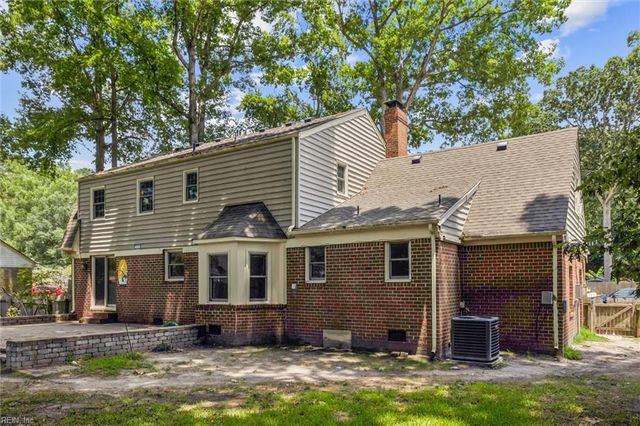 416 Woodberry DR, Chesapeake, VA 23322