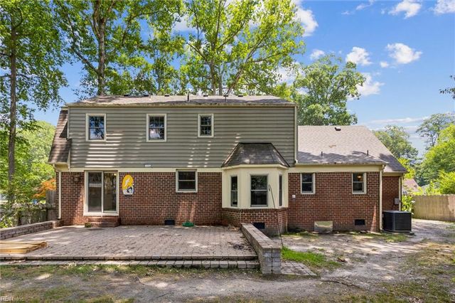 416 Woodberry DR, Chesapeake, VA 23322