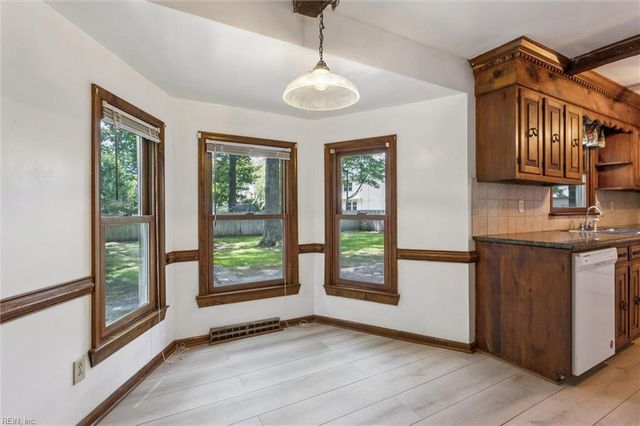416 Woodberry DR, Chesapeake, VA 23322