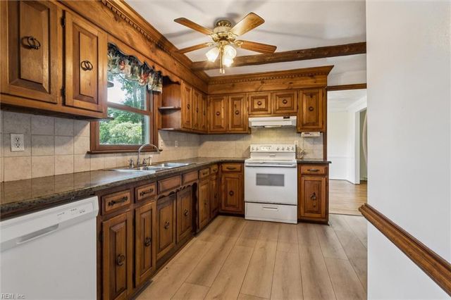 416 Woodberry DR, Chesapeake, VA 23322