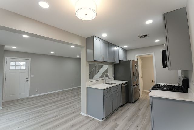 360 Farmingdale Circle 360, Vernon Hills, IL 60061