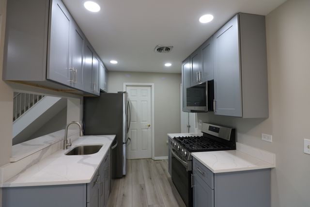 360 Farmingdale Circle 360, Vernon Hills, IL 60061