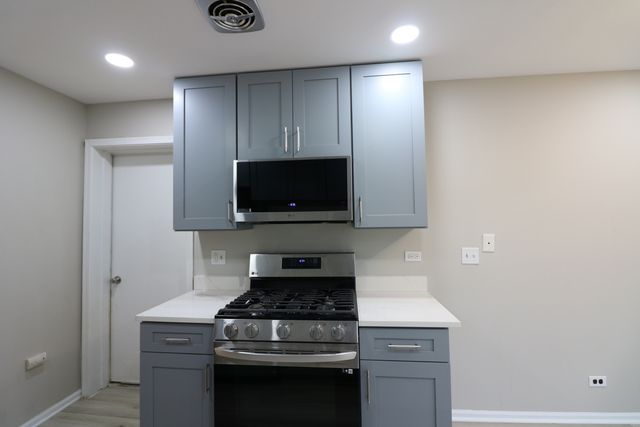 360 Farmingdale Circle 360, Vernon Hills, IL 60061