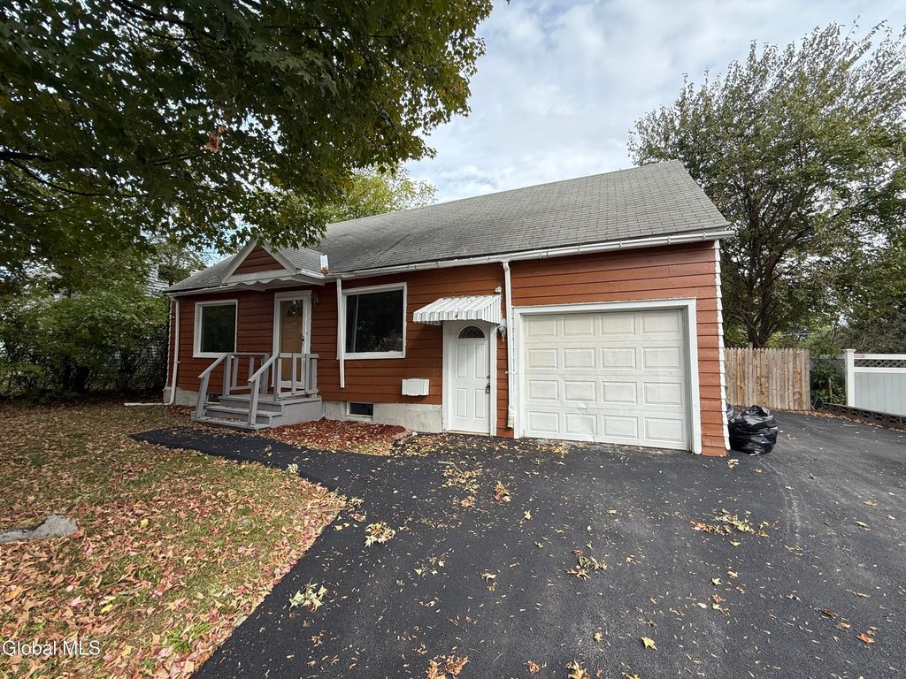 112 Mercer Avenue, Rotterdam, NY 12303