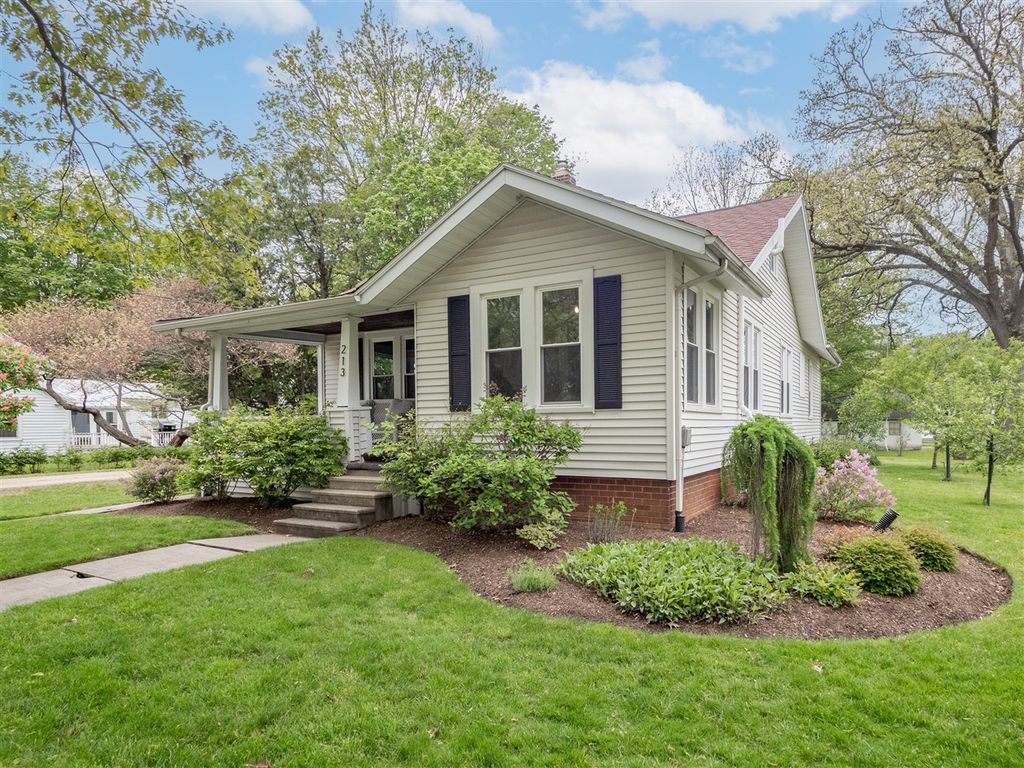213 E Cass Street, Schoolcraft, MI 49087