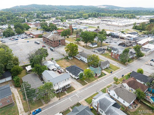 212 N Adams Street, Festus, MO 63028