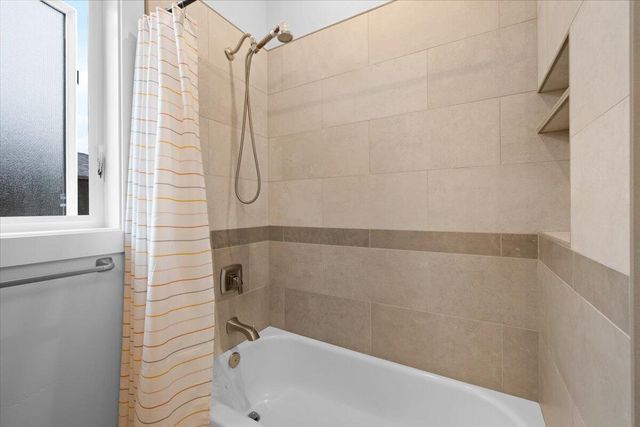 521 Waterstone Drive, Medford, OR 97504