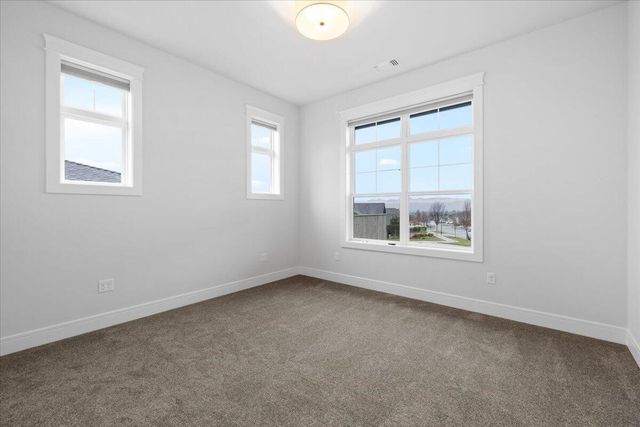 521 Waterstone Drive, Medford, OR 97504