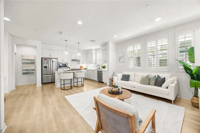 107 Tenor, Irvine, CA 92618