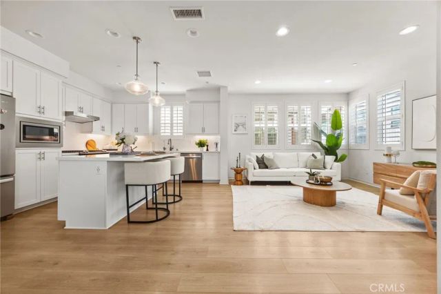 107 Tenor, Irvine, CA 92618