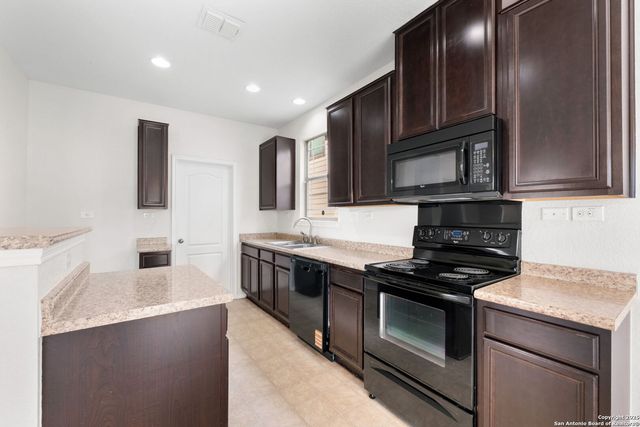 8811 Adhinger, San Antonio, TX 78245