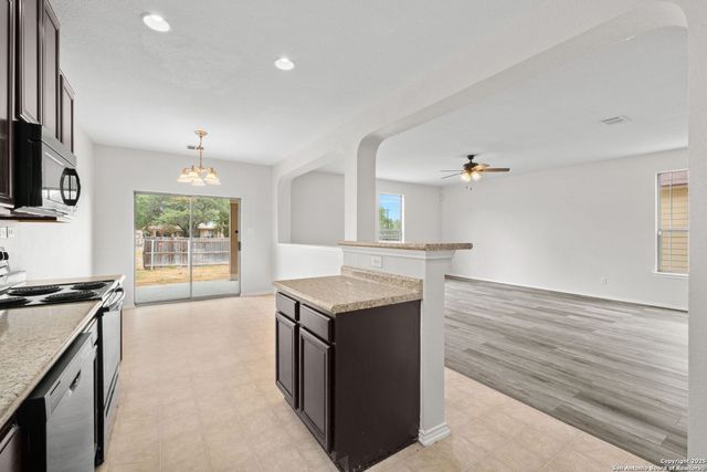 8811 Adhinger, San Antonio, TX 78245