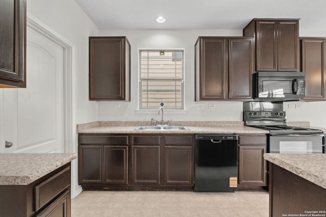 8811 Adhinger, San Antonio, TX 78245