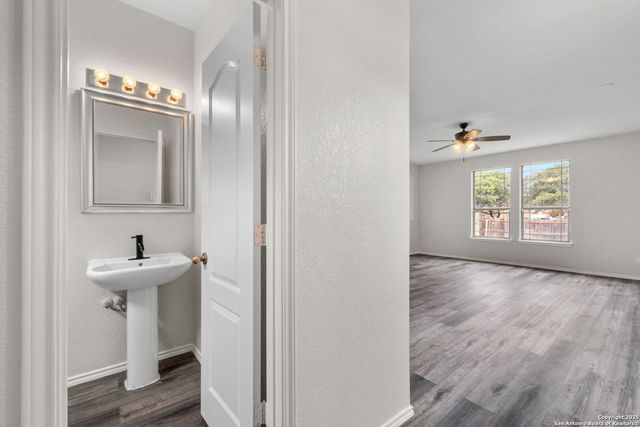 8811 Adhinger, San Antonio, TX 78245