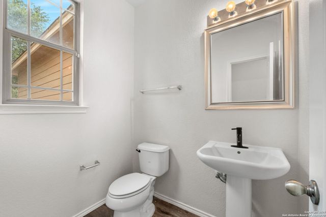 8811 Adhinger, San Antonio, TX 78245