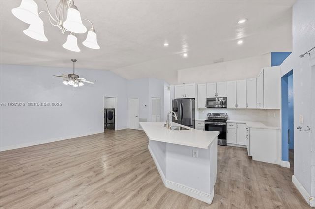 5197 NW 58th Ter, Coral Springs, FL 33067