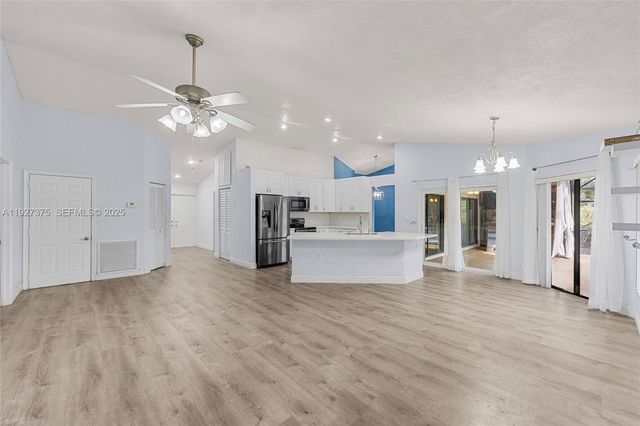 5197 NW 58th Ter, Coral Springs, FL 33067