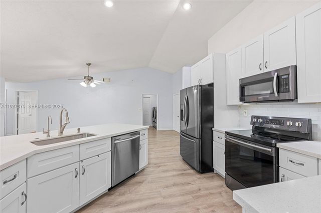 5197 NW 58th Ter, Coral Springs, FL 33067