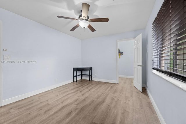 5197 NW 58th Ter, Coral Springs, FL 33067