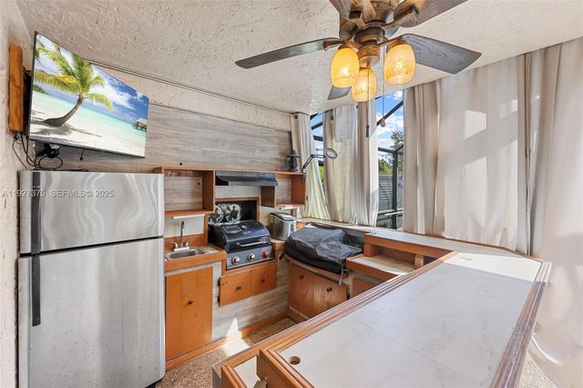 5197 NW 58th Ter, Coral Springs, FL 33067