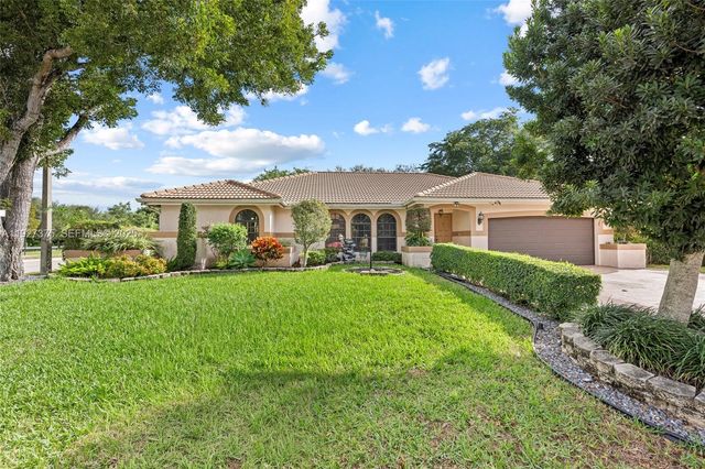 5197 NW 58th Ter, Coral Springs, FL 33067