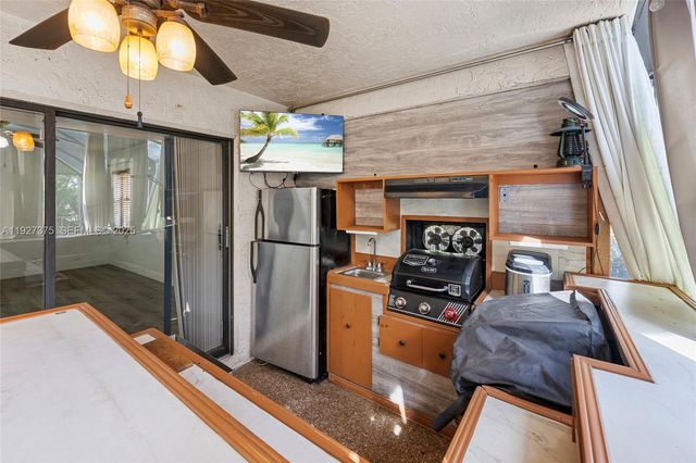 5197 NW 58th Ter, Coral Springs, FL 33067