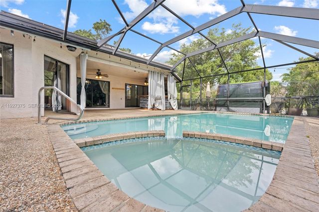 5197 NW 58th Ter, Coral Springs, FL 33067