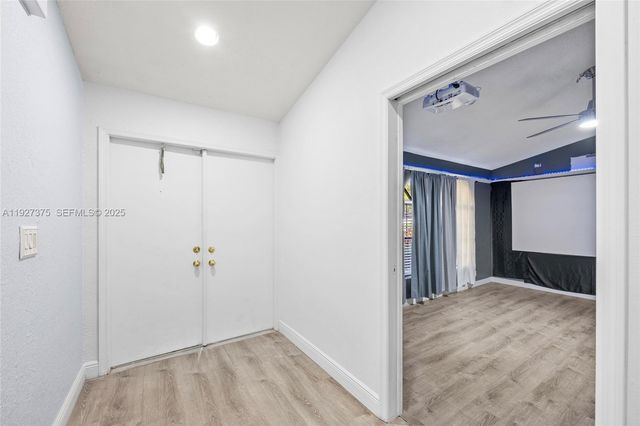 5197 NW 58th Ter, Coral Springs, FL 33067