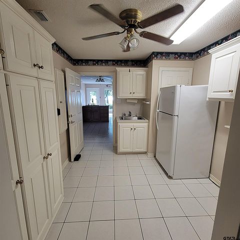 18012 W Lakeview Dr, Troup, TX 75789
