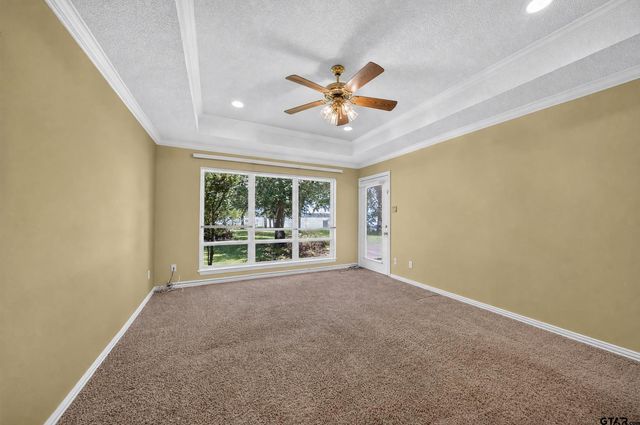 18012 W Lakeview Dr, Troup, TX 75789