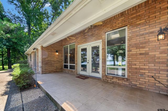 18012 W Lakeview Dr, Troup, TX 75789