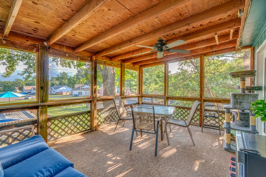 Image 21 of property listing at 1109 Douglas Street, Mt Vernon, IL 62864