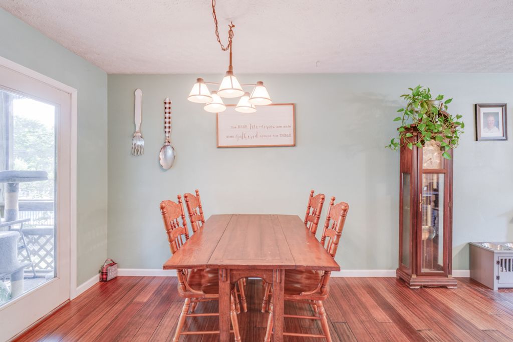 Image 29 of property listing at 1109 Douglas Street, Mt Vernon, IL 62864