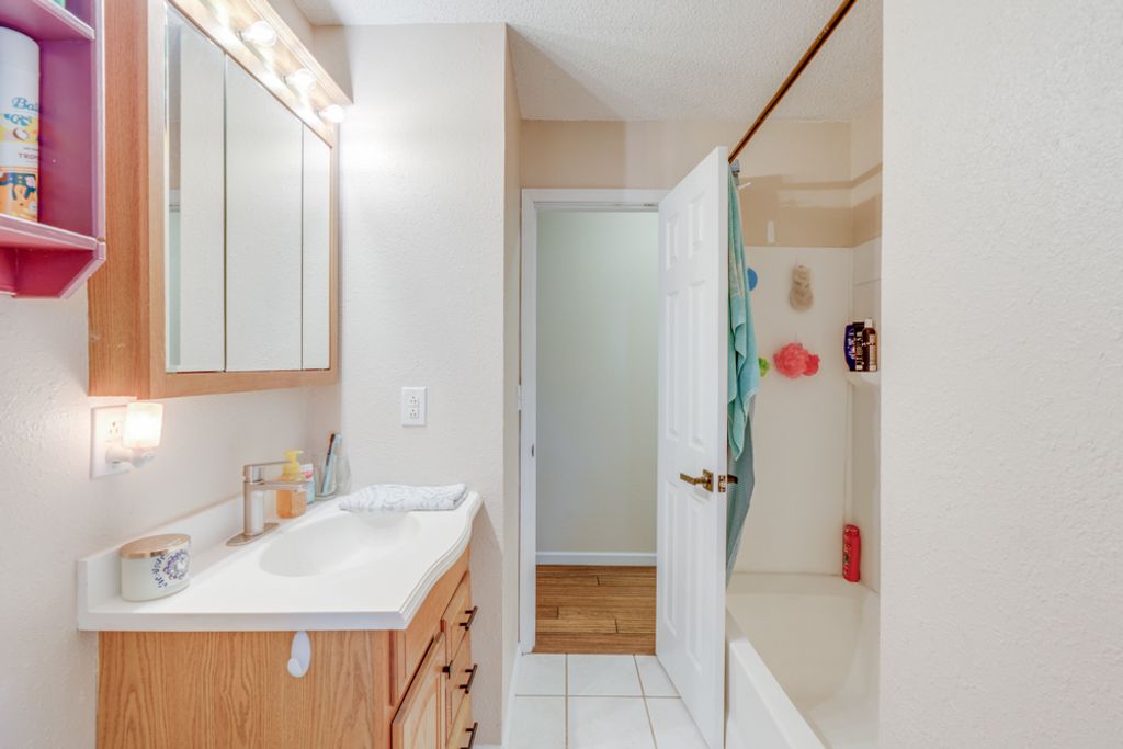 Image 37 of property listing at 1109 Douglas Street, Mt Vernon, IL 62864