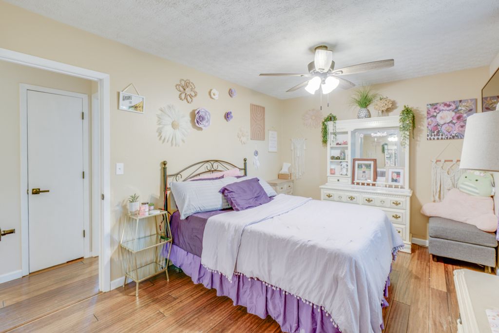 Image 39 of property listing at 1109 Douglas Street, Mt Vernon, IL 62864