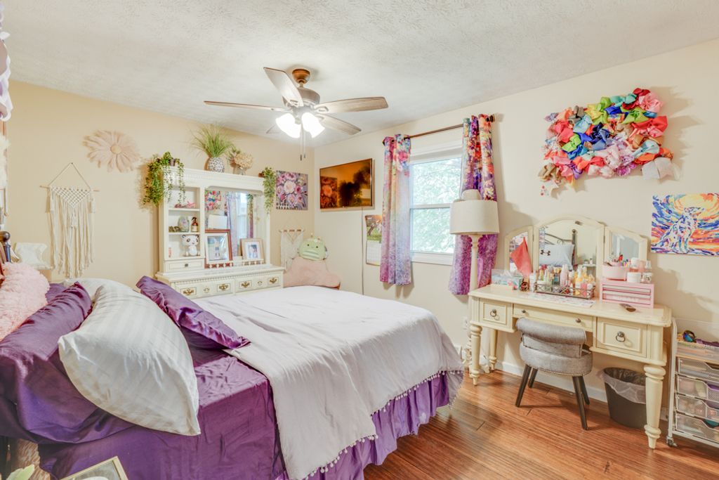 Image 40 of property listing at 1109 Douglas Street, Mt Vernon, IL 62864