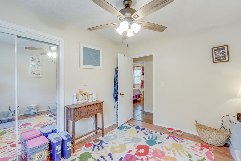 Image 44 of property listing at 1109 Douglas Street, Mt Vernon, IL 62864