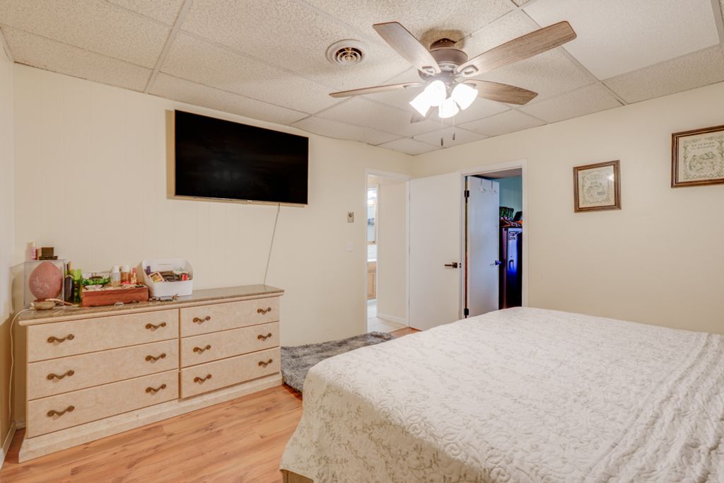 Image 46 of property listing at 1109 Douglas Street, Mt Vernon, IL 62864