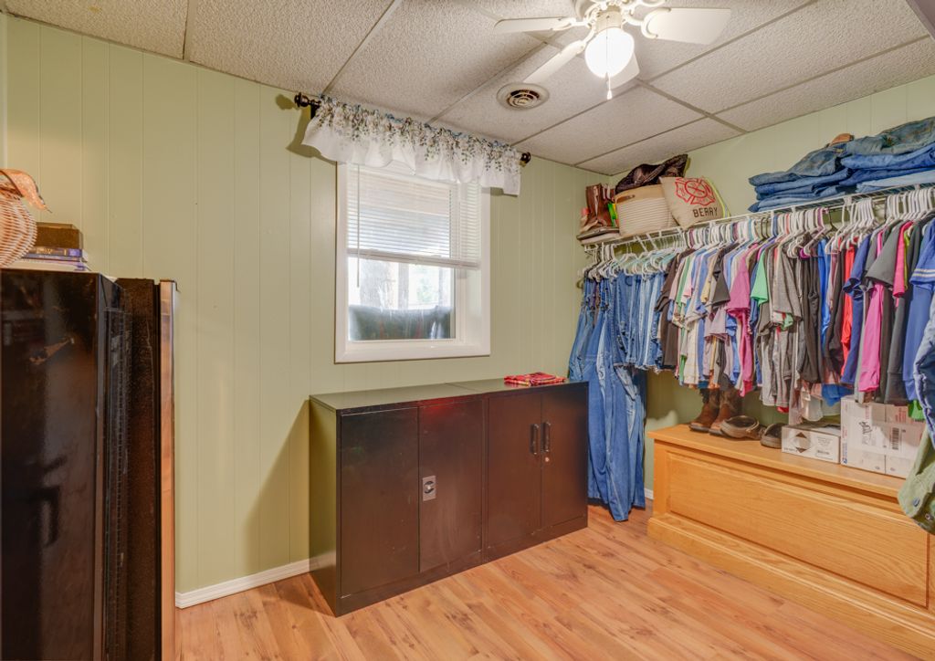 Image 47 of property listing at 1109 Douglas Street, Mt Vernon, IL 62864
