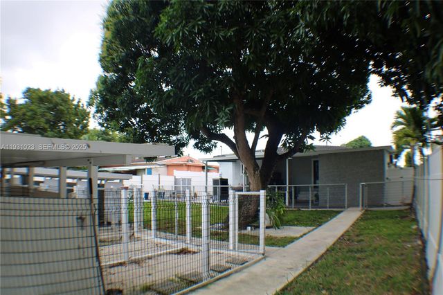 171 E 56th St, Hialeah, FL 33013