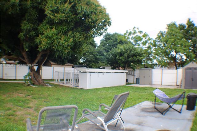 171 E 56th St, Hialeah, FL 33013