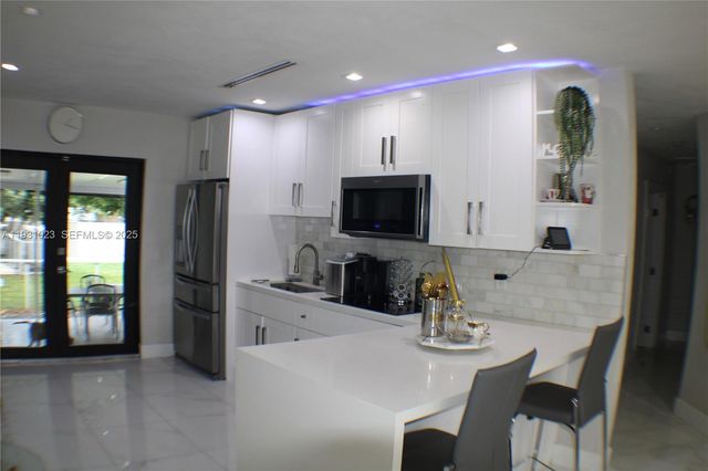 171 E 56th St, Hialeah, FL 33013