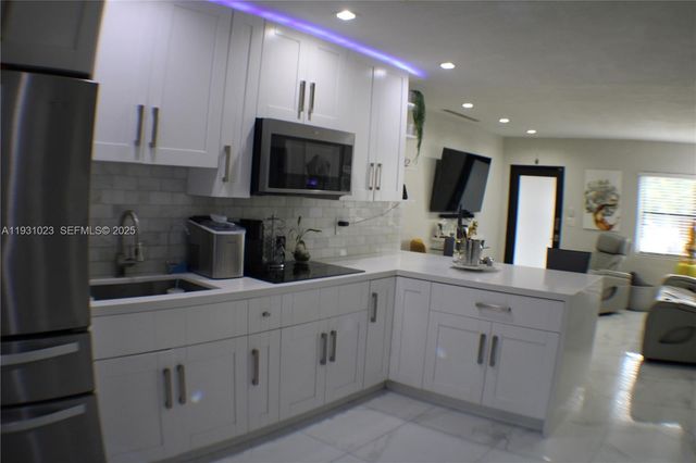 171 E 56th St, Hialeah, FL 33013