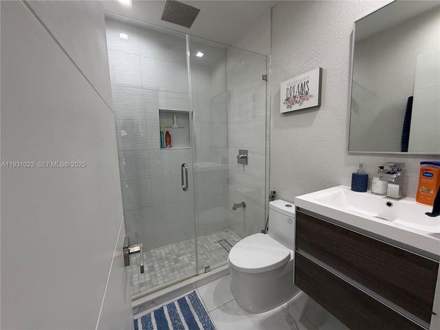 171 E 56th St, Hialeah, FL 33013