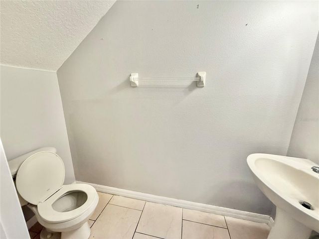 609 CRESTING OAK CIRCLE 98, Orlando, FL 32824